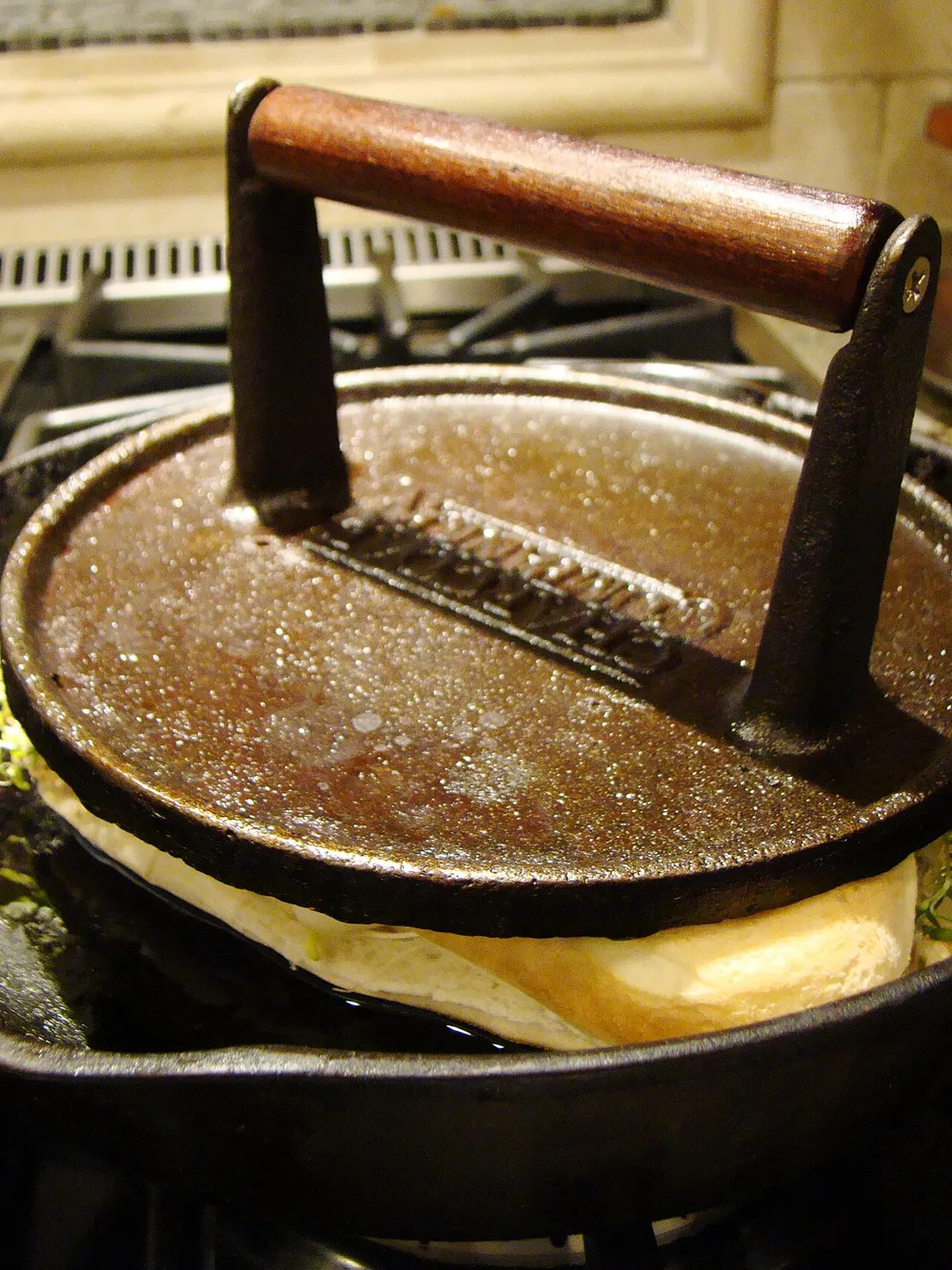 Photo of a similar item: Victoria Cast Iron Tortilla Press, 8 Inch