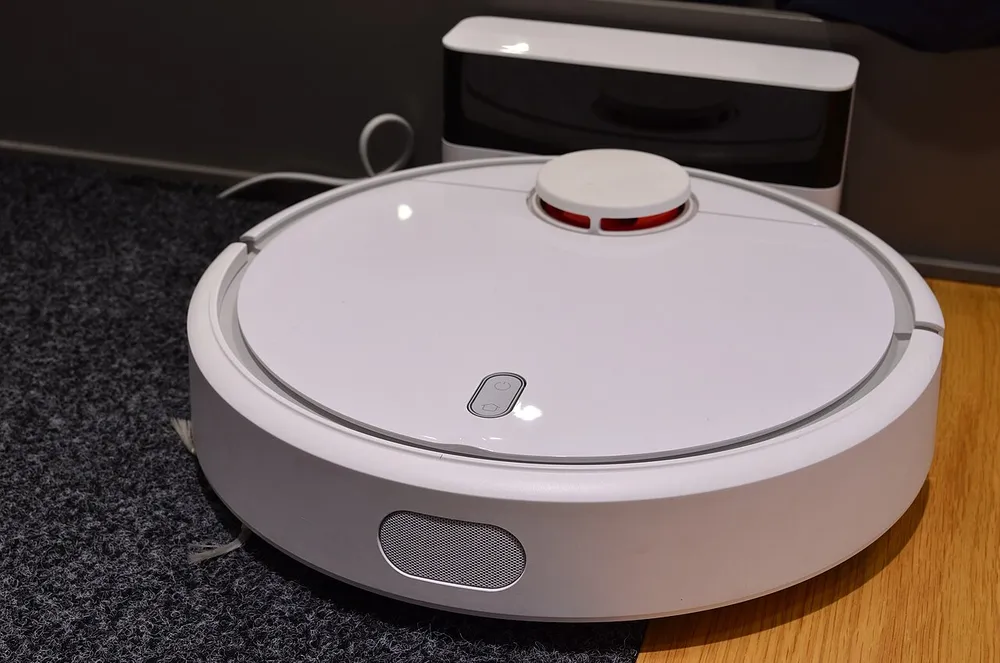 Photo of a similar item: roborock Q7 L5 Robot Vacuum and Mop
