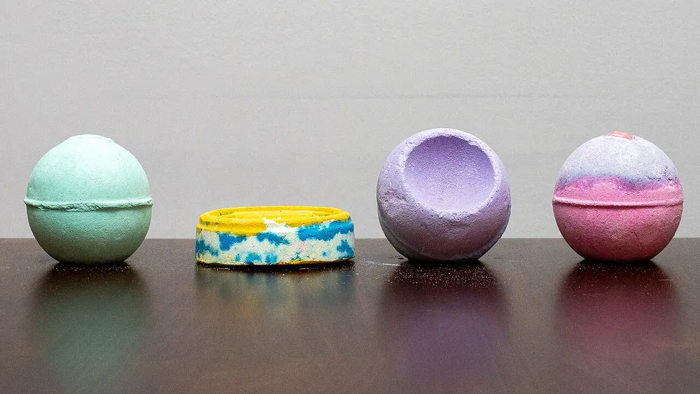 Photo of a similar item: Dan&Darci Soap & Bath Bomb Making Kit